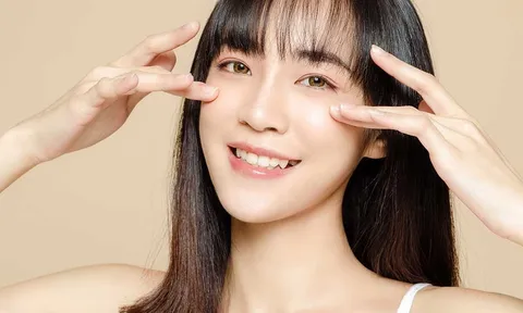 Phụ nữ sau tuổi 35 thường già đi từ vùng mắt trước nếu bỏ quên 5 thói quen chăm sóc này