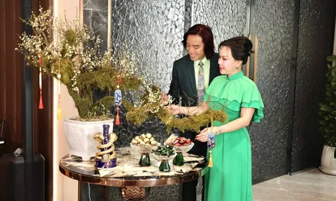 Việt Hương tâm sự về ngày giỗ của đấng sinh thành