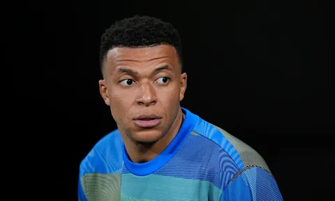 Mbappe và vương miện đầy giông bão của bóng đá Pháp