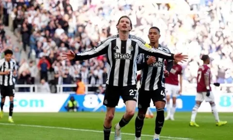 West Ham nín thở chờ Tottenham định đoạt số phận trụ hạng