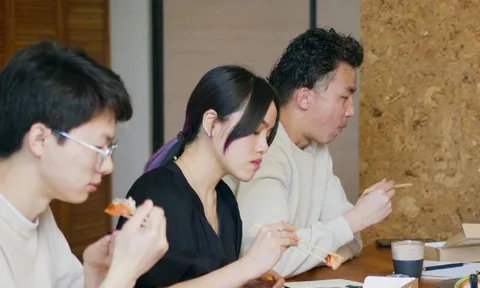 Sau khi cha mẹ qua đời, hãy tránh xa 3 kiểu người thân này để cuộc sống bình yên hơn