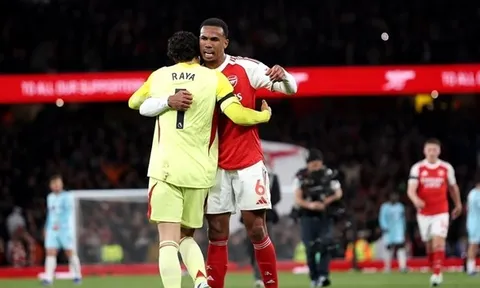 Định mệnh Ngoại hạng Anh gọi tên Arsenal tại Selhurst Park