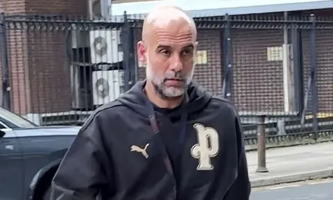 Pep Guardiola xuất hiện lần đầu sau thông tin rời Man City