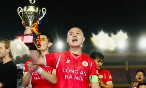 Vô địch V-League lần thứ 5, Quang Hải đi vào ngôi đền huyền thoại