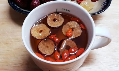 5 người không nên uống trà táo đỏ kỷ tử