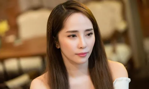 Quỳnh Nga đáp trả khi bị chê dùng app quá đà, gương mặt khác lạ