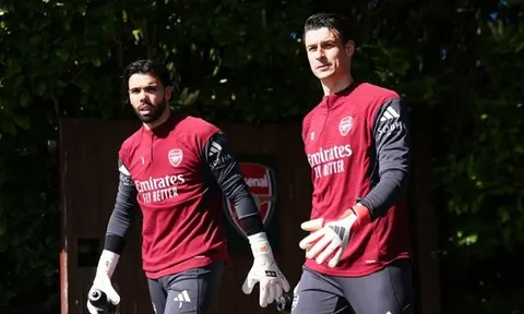 Arsenal vô địch, Kepa vẫn chờ huy chương