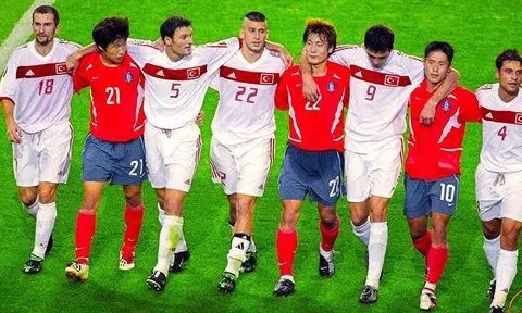 Khúc tráng ca kiêu hãnh mang tên Thổ Nhĩ Kỳ tại World Cup 2002