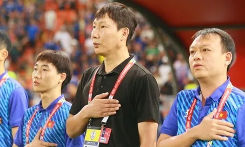 HLV Kim Sang-sik đau đầu vì lịch đá AFF Cup và ASEAN Cup
