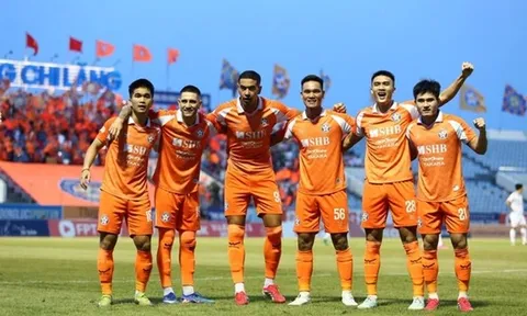 Đua vô địch nhạt nhòa, V-League trông chờ cuộc chiến sinh tồn
