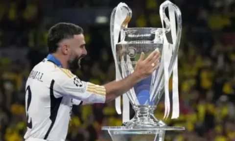 Đoạn kết buồn cho hậu vệ phải vĩ đại của Real Madrid