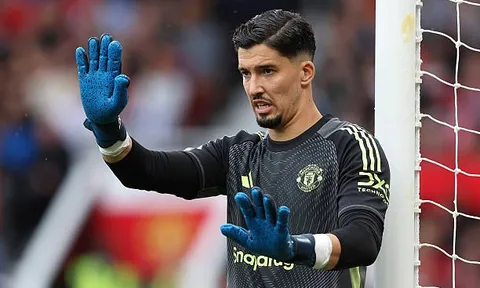 Ghế nóng tại Besiktas và biến động nơi khung gỗ Man Utd