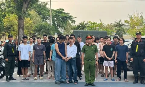 Ca sĩ Long Nhật, Sơn Ngọc Minh bị bắt vì liên quan ma túy: Showbiz Việt chấn động