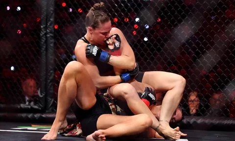 "Trận đấu sẽ kết thúc trong 20 giây": Giới chủ UFC hé lộ lý do ngoảnh mặt với siêu kinh điển Ronda Rousey vs Gina Carano
