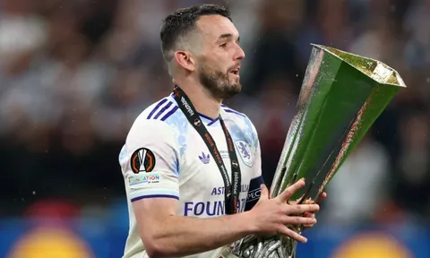 McGinn vỡ òa ngày Aston Villa vô địch Europa League
