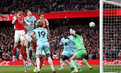 Liam Brady bác bỏ quan điểm Arsenal vô địch nhàm chán