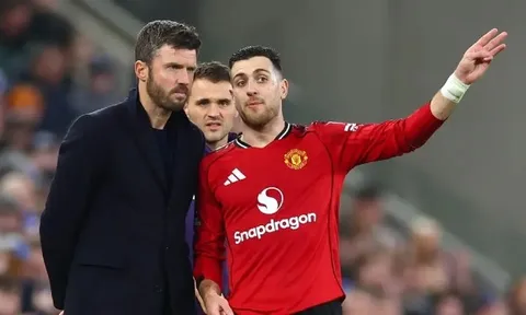 Carrick giục MU giữ chân Dalot trước sự nhòm ngó của Real