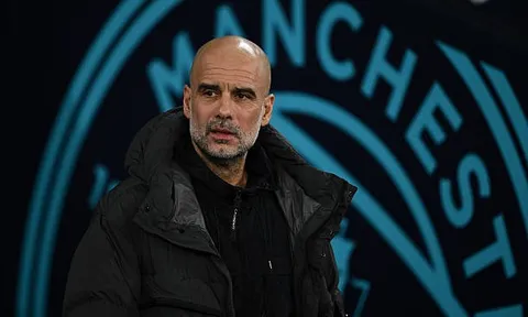 Hòn đá tảng Pep rời đi, công cuộc leo núi của Man Utd bắt đầu