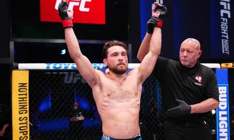 Đóng vai 'kẻ hủy diệt' chuỗi bất bại, Ethyn Ewing chạm trán Farid Basharat tại UFC Vegas 119