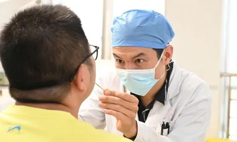 Lưỡi là “gương báo bệnh”: 6 dấu hiệu cảnh báo gan, thận, não đang gặp nguy hiểm