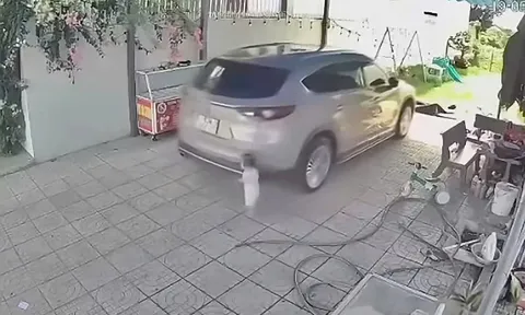 Vì sao cảm biến lùi không cứu được bé 15 tháng tuổi bị ô tô lùi cán tử vong?