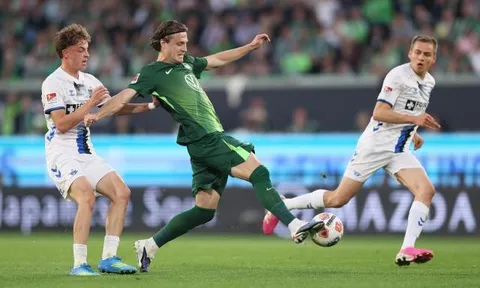 Dennis Seimen chơi xuất thần giúp Paderborn cầm hòa Wolfsburg