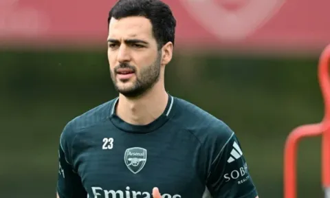 Mikel Merino trở lại tập luyện cùng Arsenal