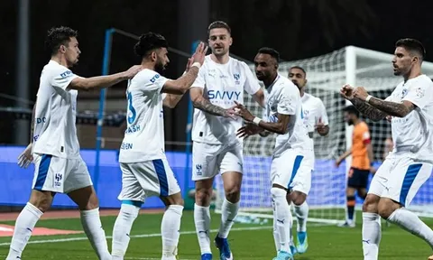 Thắng Al Fayha, Al Hilal vẫn ngậm ngùi với ngôi á quân