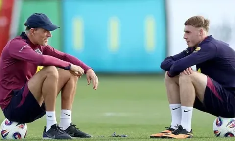Liệu Tuchel có sai lầm nếu loại bỏ cả Palmer và Foden?