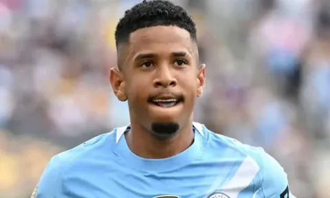 Không thể cạnh tranh vị trí, Savinho bị Man City rao bán