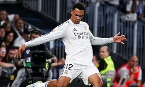 Alan Shearer muốn Tuchel đưa Alexander-Arnold đi World Cup