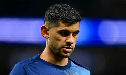 Fan Tottenham phẫn nộ khi Romero vắng bóng trận trụ hạng