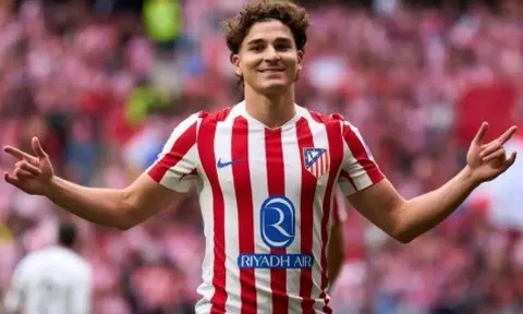 Chủ tịch Laporta lên tiếng về khả năng Barcelona chiêu mộ Julian Alvarez