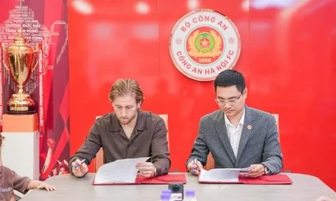 Điểm tin bóng đá Việt Nam 23/5: CAHN giữ chân Stefan Mauk; Thanh Hóa bị FIFA cấm chuyển nhượng