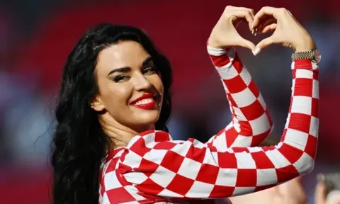 Ivana Knoll ra mắt ca khúc World Cup gây tranh cãi