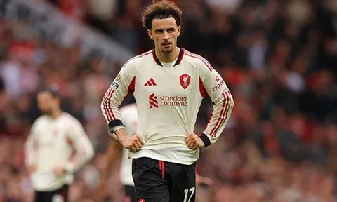Liverpool có thể bán Curtis Jones và Wataru Endo