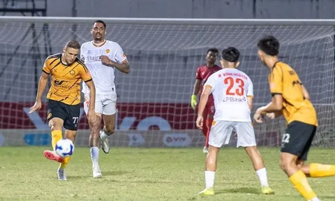 Abdurakhmanov lập công chuộc tội, Thanh Hóa chia điểm với HAGL