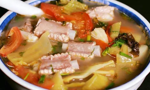 Cách nấu canh sườn chua ngon tại nhà
