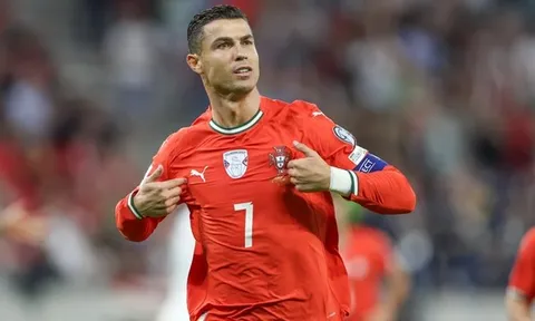 Ronaldo vượt mặt Lionel Messi về thu nhập năm thứ tư liên tiếp