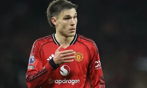 Ugarte thay Casemiro và biến tấu hàng thủ MU trước Brighton