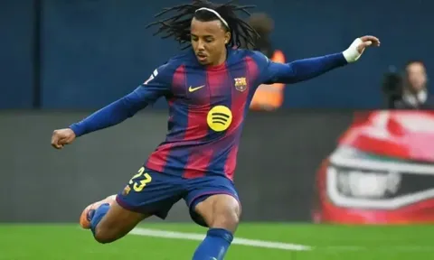 Barcelona cân nhắc bán Jules Kounde để giải quyết khó khăn tài chính