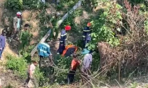 Đạp xe phượt qua đèo, hai học sinh rơi xuống vực sâu 50m, hiện trường khiến nhiều người bàng hoàng