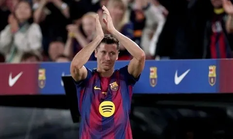 Lewandowski dứt áo rời Barcelona với vị thế một huyền thoại