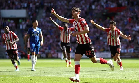 Liverpool hòa Brentford trong ngày Salah và Robertson chia tay
