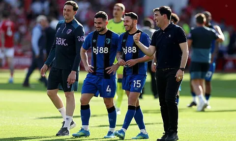 Iraola chia tay Bournemouth bằng tấm vé dự Europa League