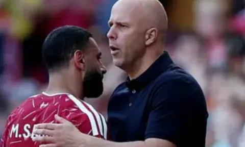 Arne Slot cần làm gì để vực dậy Liverpool mùa tới?