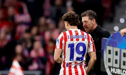 HLV Simeone ám chỉ Alvarez đã chọn xong bến đỗ