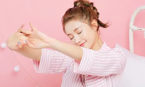 7 thói quen làm đẹp buổi sáng giúp làn da tươi tắn và gương mặt rạng rỡ hơn mỗi ngày
