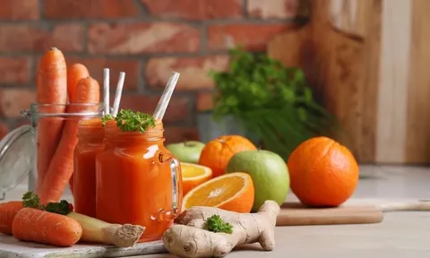 Loại nước ép màu cam được nhiều người yêu thích vì hỗ trợ da mụn và giúp làn da trông khỏe hơn