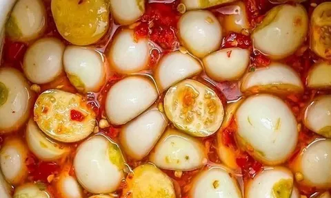 Cách làm cà pháo muối chua ngọt ngon, giòn tan, trắng phau không bị thâm hay có màng cho bữa cơm ngày hè
